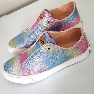 NWOT Mudd sneakers/slip on shoes